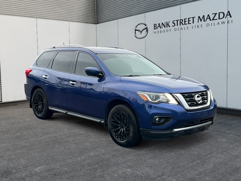 2018 Nissan Pathfinder 4x4 Midnight Edition