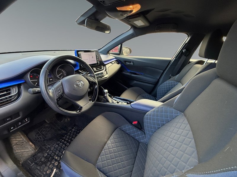 2021 Toyota C-HR XLE Premium FWD