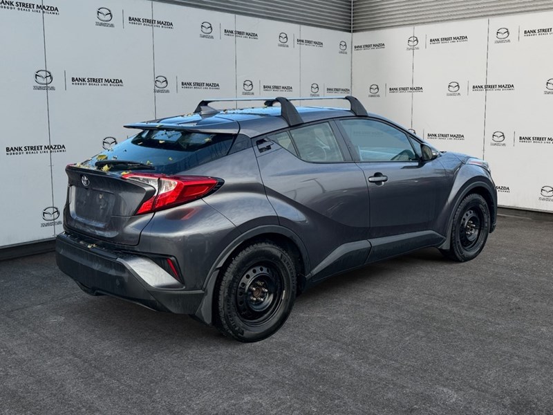 2021 Toyota C-HR XLE Premium FWD