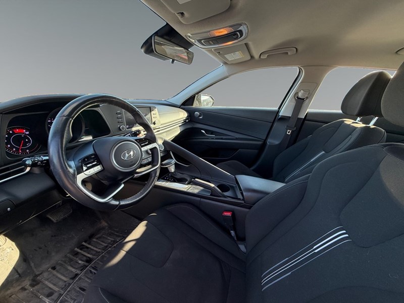 2022 Hyundai Elantra Preferred IVT