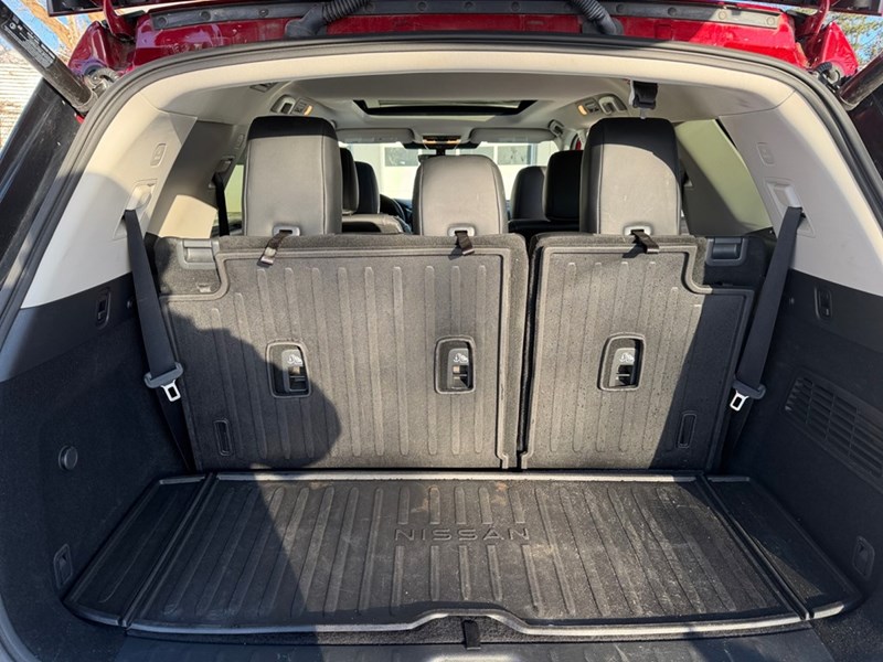 2023 Nissan Pathfinder Platinum 4WD