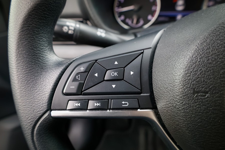 2023 Nissan Sentra SV CVT