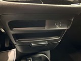 2027 Chrysler Pacifica Select image 3