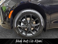 2027 Chrysler Pacifica Limited AWD
