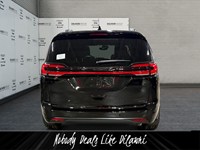 2027 Chrysler Pacifica Limited AWD