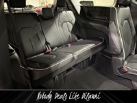 2027 Chrysler Pacifica Limited AWD