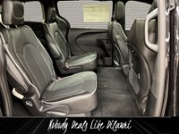 2027 Chrysler Pacifica Limited AWD
