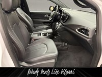 2027 Chrysler Grand Caravan SXT 2WD