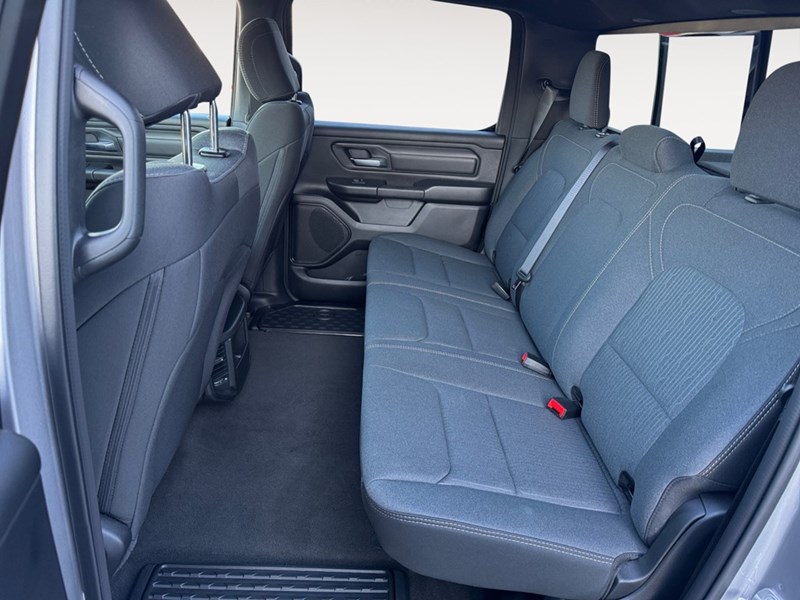 2022 RAM 1500 Tradesman 4x4 Crew Cab 5'7" Box