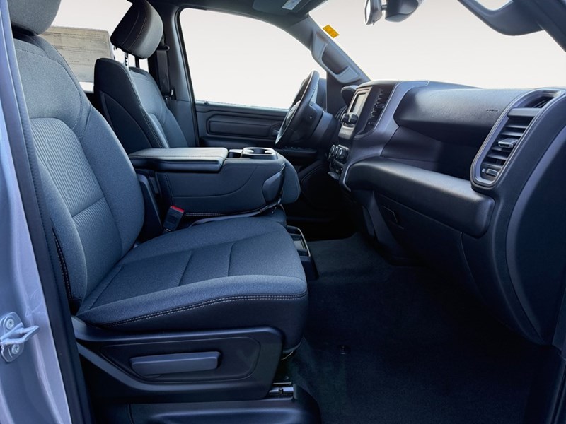 2022 RAM 1500 Tradesman 4x4 Crew Cab 5'7" Box