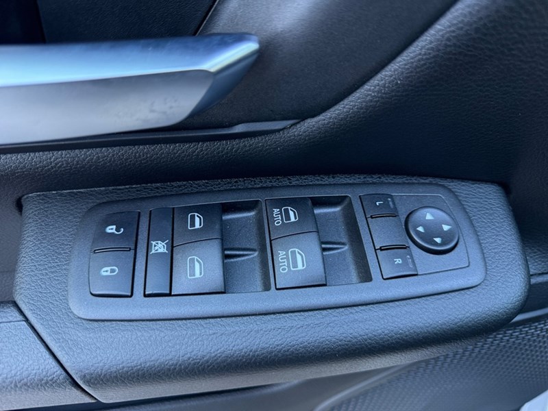 2022 RAM 1500 Tradesman 4x4 Crew Cab 5'7" Box