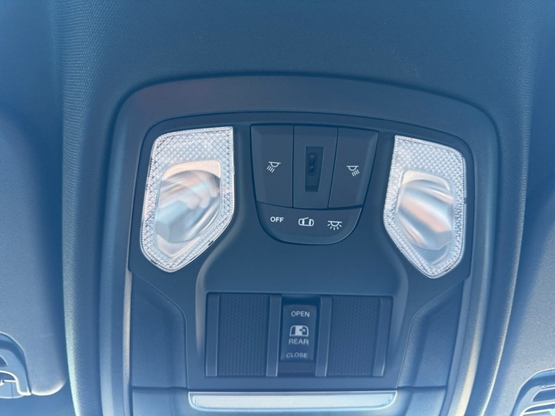 2022 RAM 1500 Tradesman 4x4 Crew Cab 5'7" Box