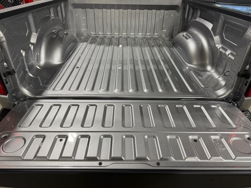 2022 RAM 1500 Tradesman 4x4 Crew Cab 5'7" Box