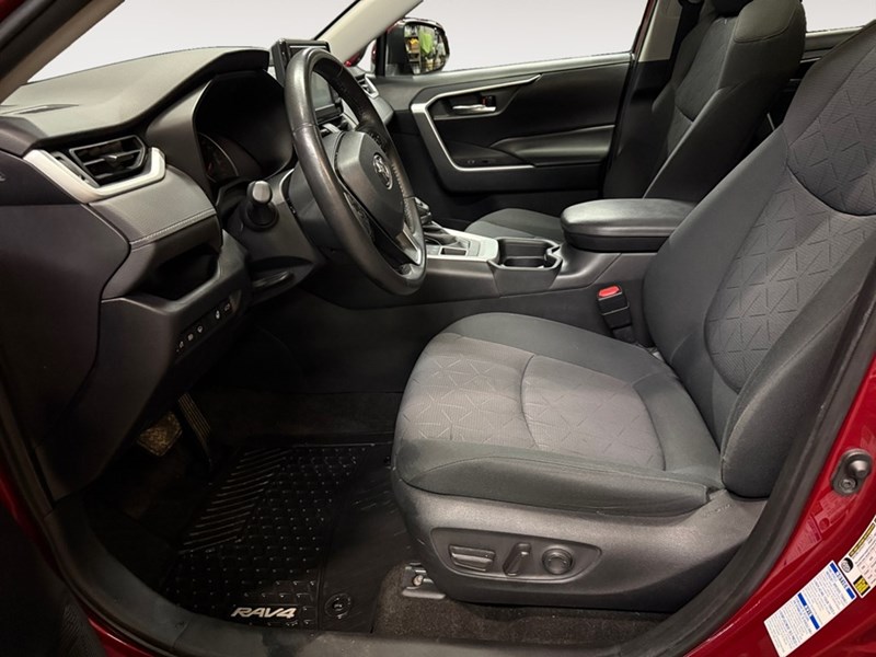 2020 Toyota RAV4 XLE AWD