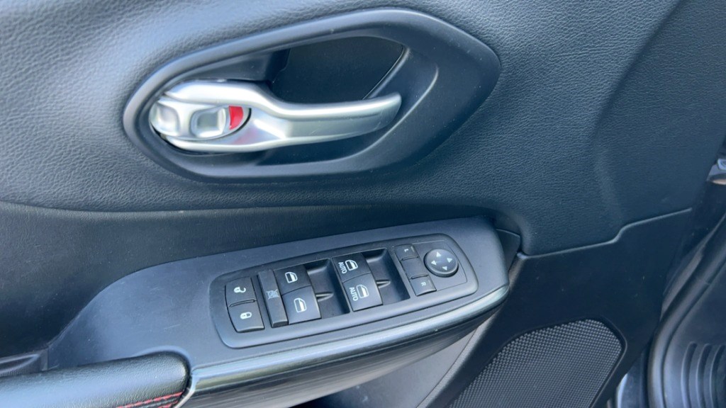 2016 Jeep Cherokee 4WD 4dr Trailhawk