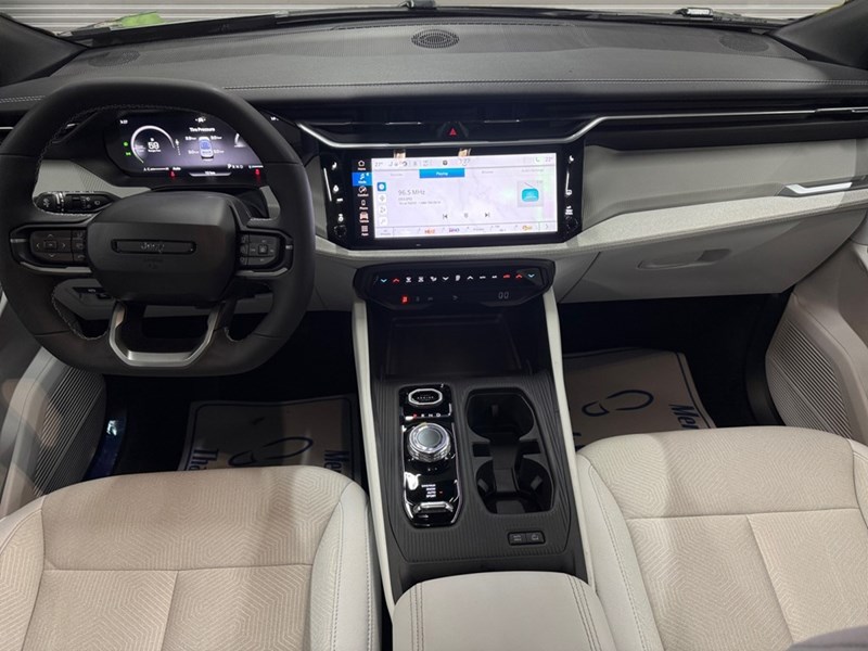 2026 Jeep Cherokee Laredo 4x4