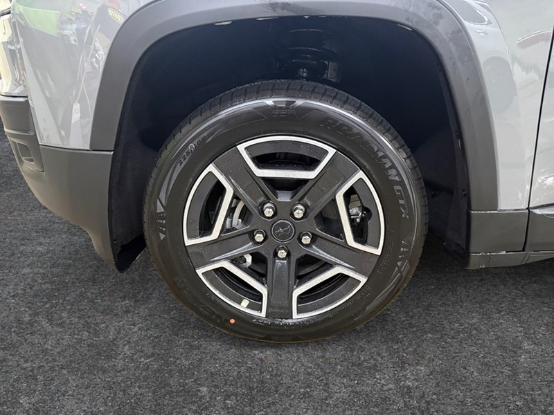 2026 Jeep Cherokee Laredo 4x4