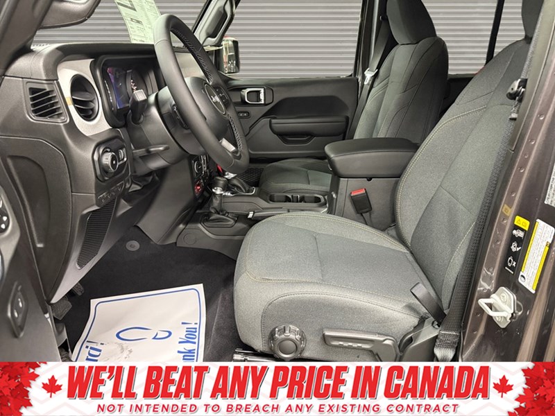 2025 Jeep Wrangler Willys 4 Door 4x4