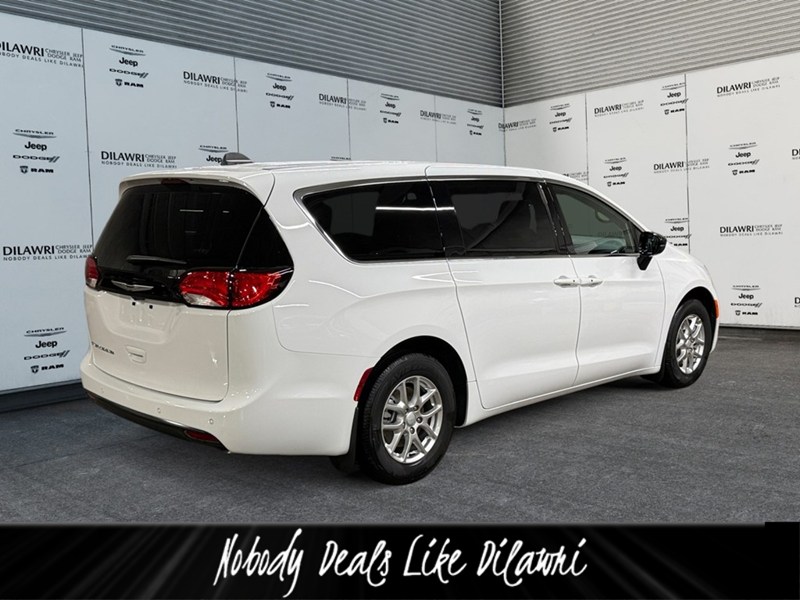 2027 Chrysler Grand Caravan SXT 2WD