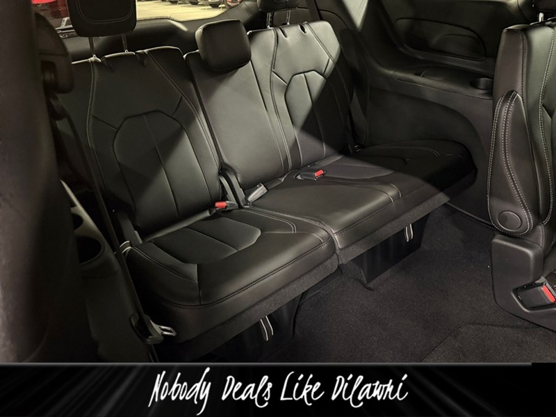 2027 Chrysler Grand Caravan SXT 2WD