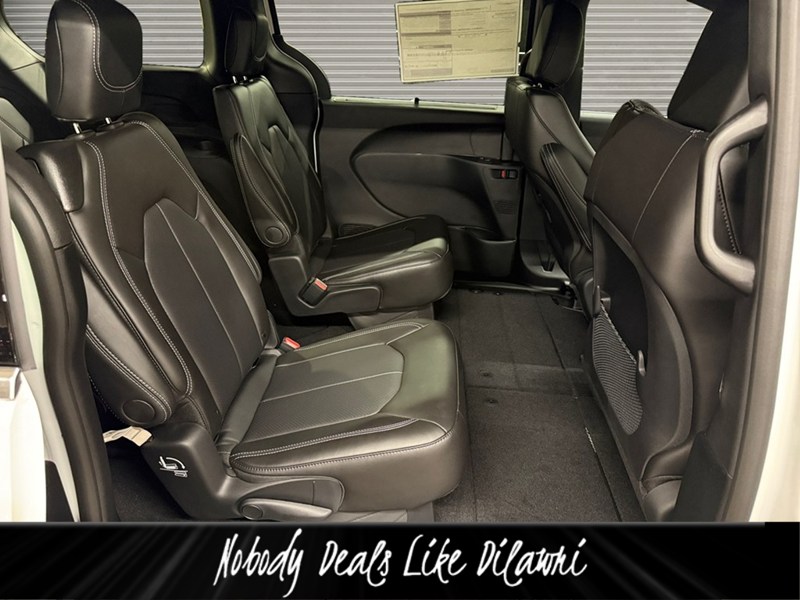 2027 Chrysler Grand Caravan SXT 2WD