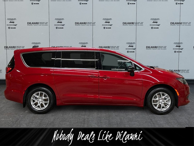 2027 Chrysler Grand Caravan SXT 2WD