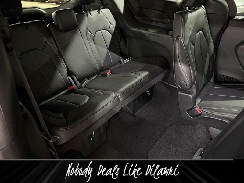 2027 Chrysler Grand Caravan SXT 2WD