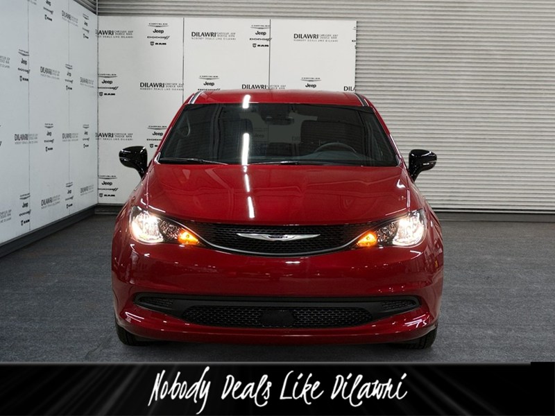 2027 Chrysler Grand Caravan SXT 2WD