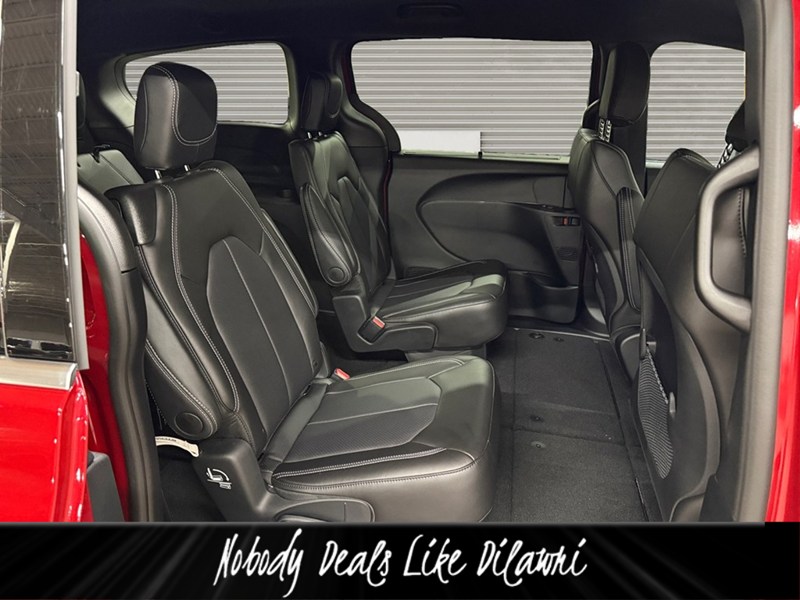 2027 Chrysler Grand Caravan SXT 2WD