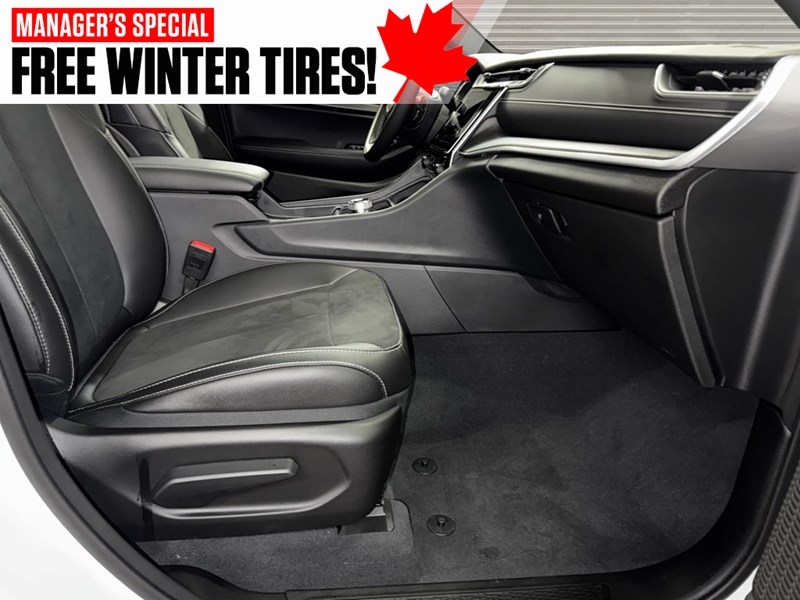 2024 Jeep Grand Cherokee Laredo 4x4