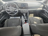 2022 Hyundai Elantra Preferred IVT