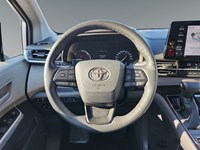 2022 Toyota Sienna LE 8-Passenger FWD