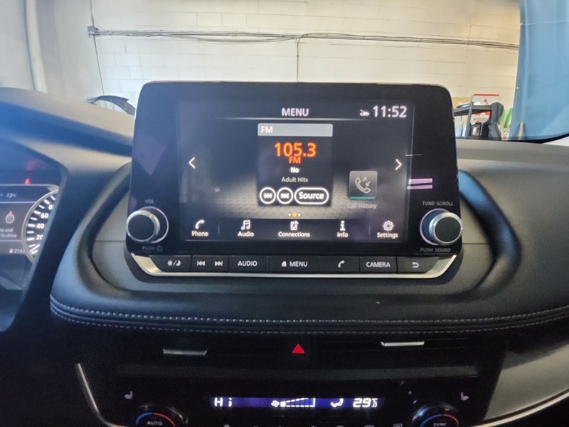 2025 Nissan Rogue AWD SV Moonroof