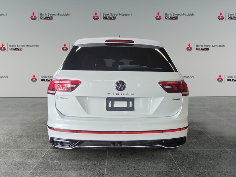 2024 Volkswagen Tiguan Comfortline R-Line Black Edition 4MOTION