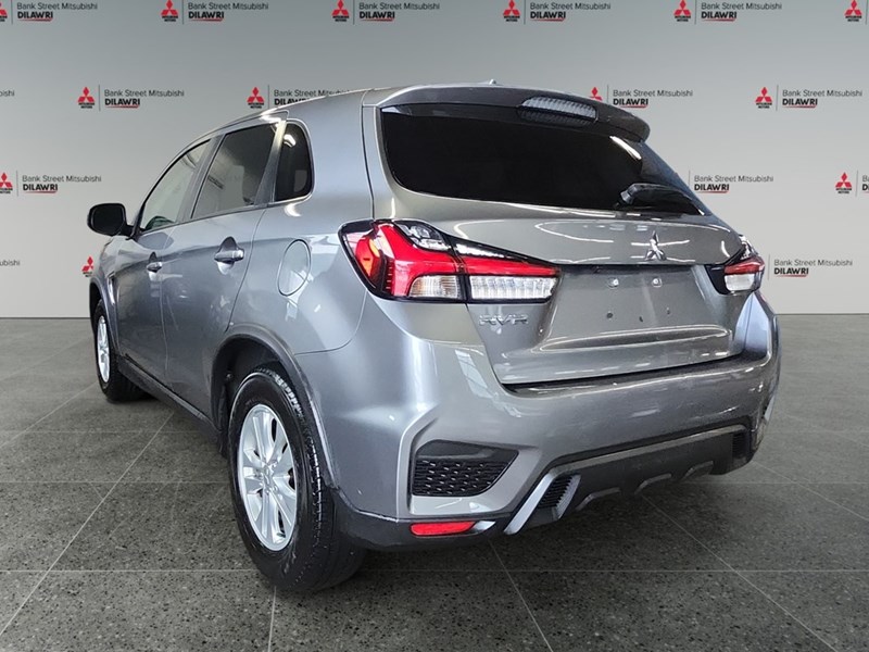 2021 Mitsubishi RVR SE FWD