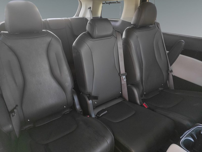 2023 Kia Carnival EX FWD