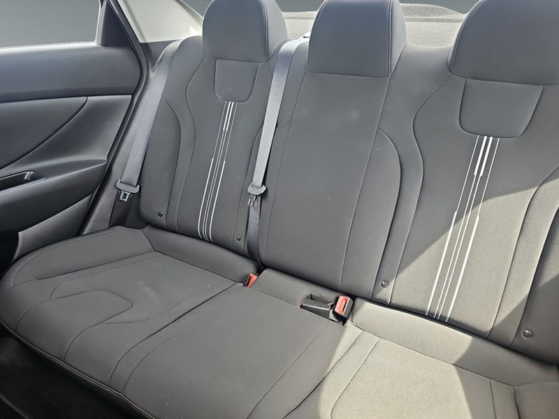 2022 Hyundai Elantra Preferred IVT