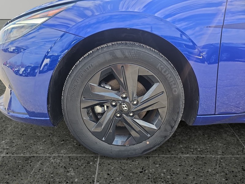 2022 Hyundai Elantra Preferred IVT