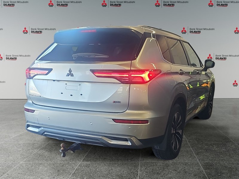2025 Mitsubishi Outlander LE S-AWC