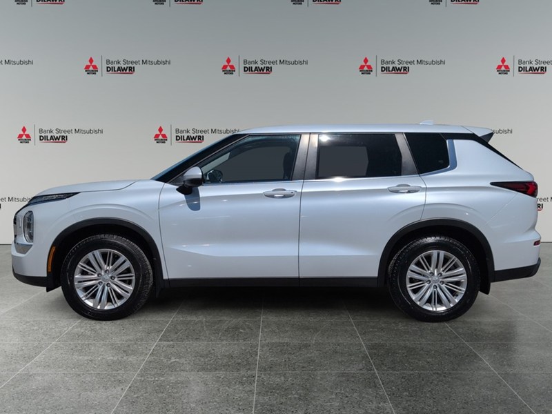2023 Mitsubishi Outlander ES S-AWC