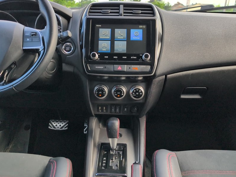 2022 Mitsubishi RVR LE AWC