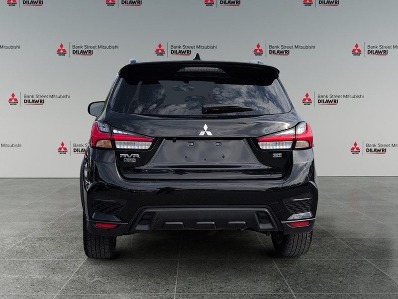 2022 Mitsubishi RVR LE AWC