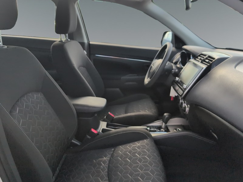 2022 Mitsubishi RVR ES AWC