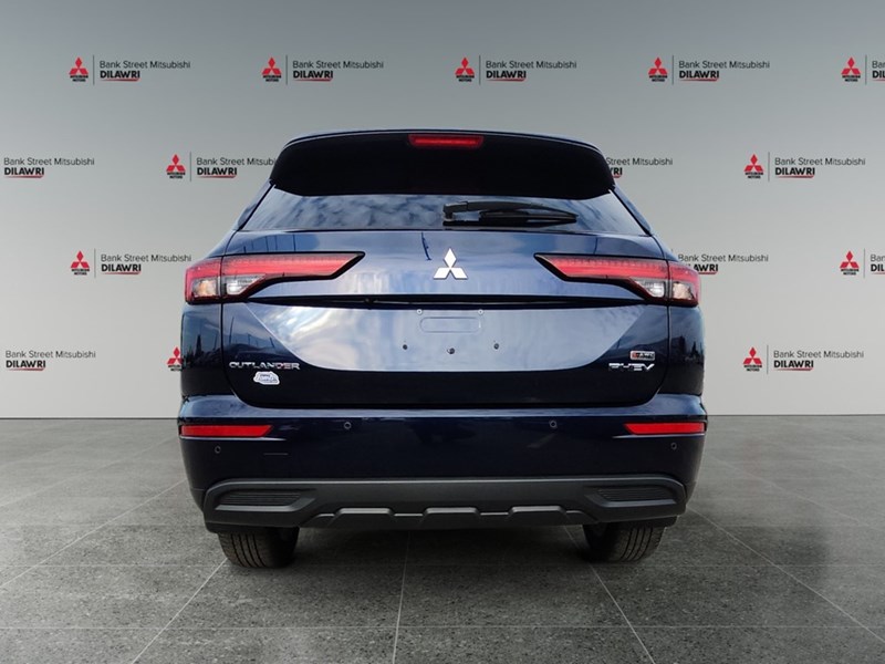 2025 Mitsubishi Outlander Plug-In Hybrid ES S-AWC