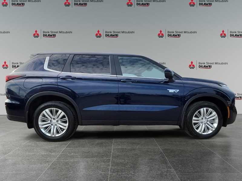 2025 Mitsubishi Outlander Plug-In Hybrid ES S-AWC