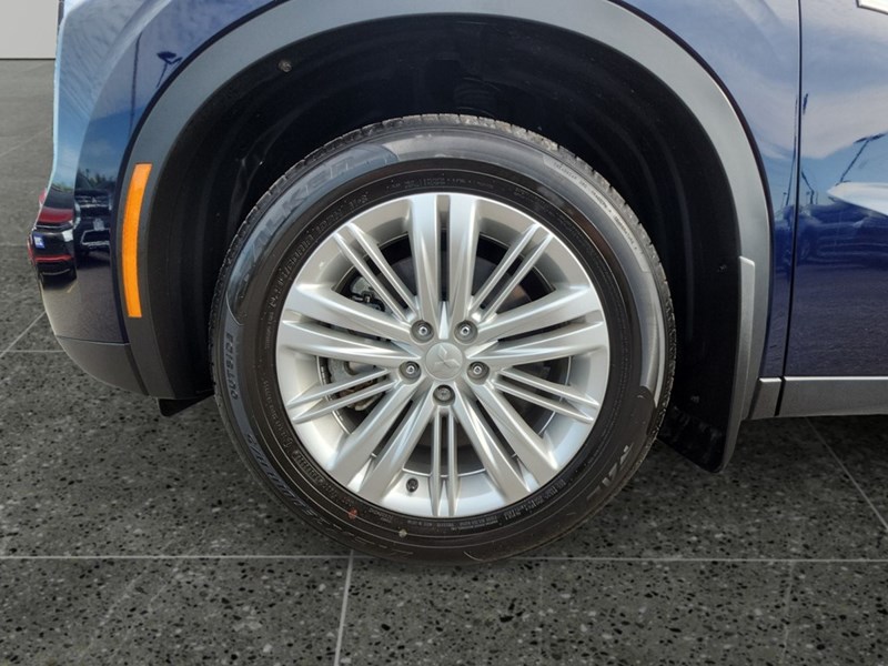 2025 Mitsubishi Outlander Plug-In Hybrid ES S-AWC