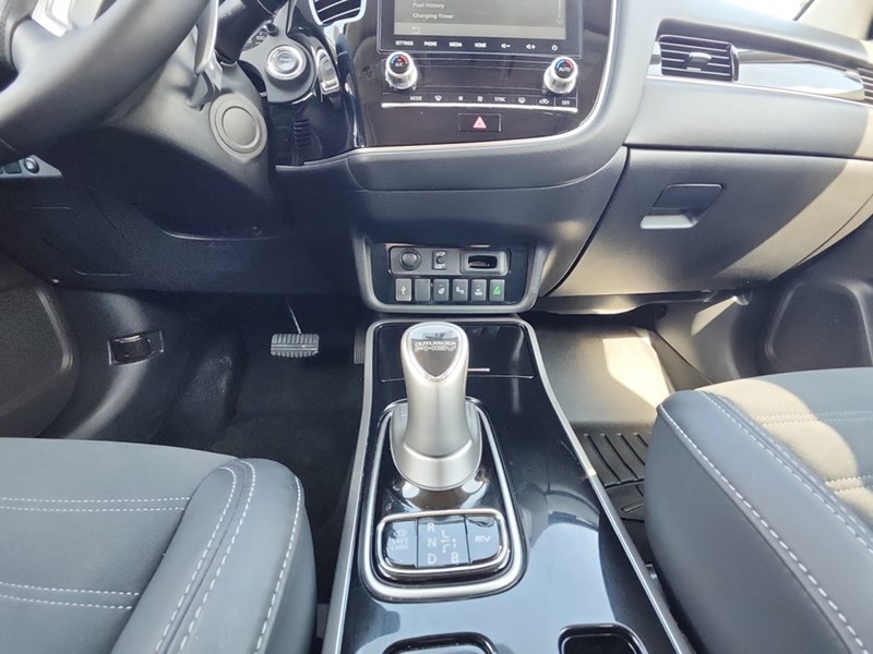 2022 Mitsubishi Outlander Plug-In Hybrid LE S-AWC
