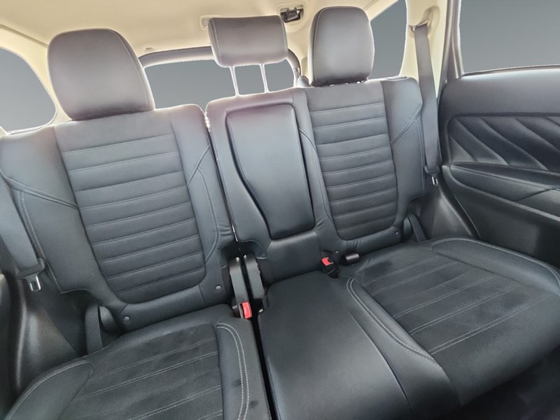 2022 Mitsubishi Outlander Plug-In Hybrid LE S-AWC