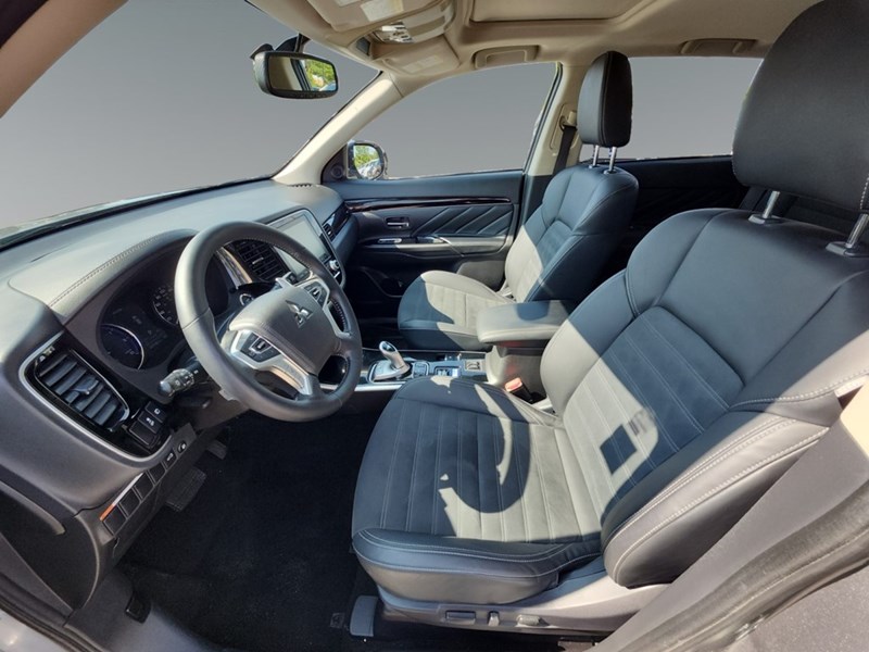 2022 Mitsubishi Outlander Plug-In Hybrid LE S-AWC