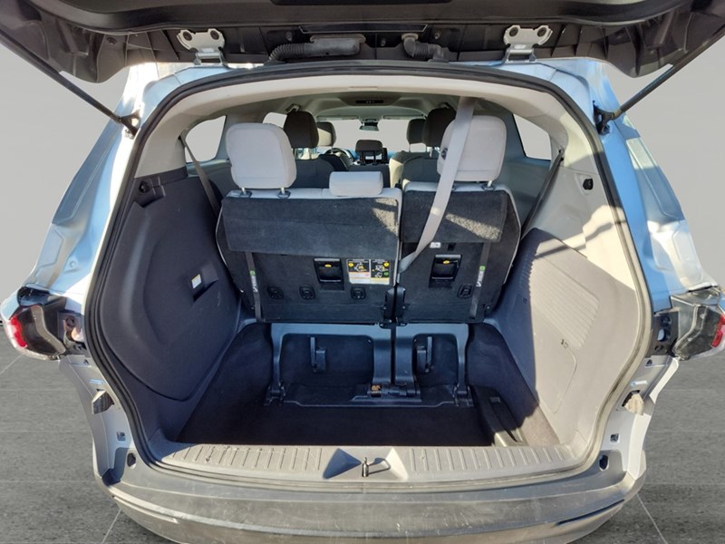 2022 Toyota Sienna LE 8-Passenger FWD